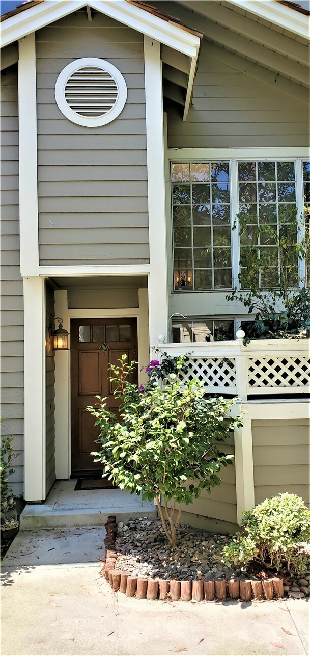 Property Photo: 551 Pittsfield Court 103 CA 90803