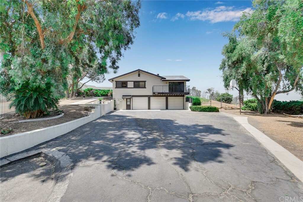 Property Photo:  31747 Highview Drive  CA 92373 