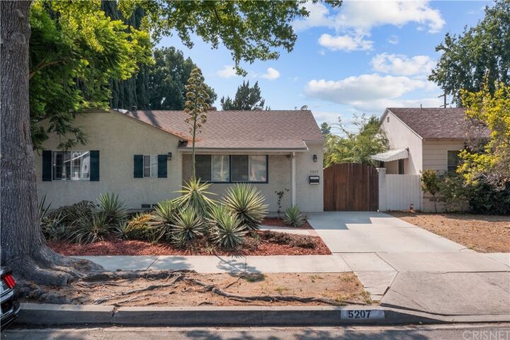 5207 Beeman Avenue  Valley Village CA 91607 photo