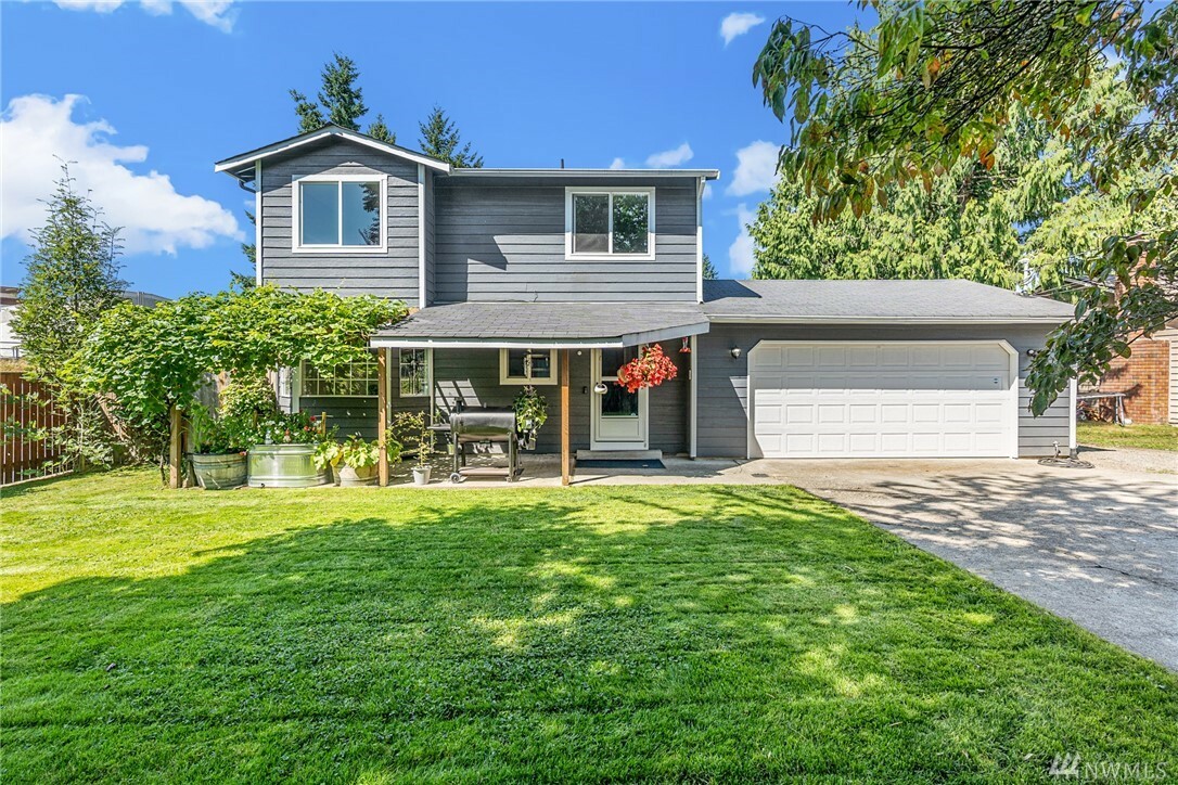 Property Photo:  1113 Cascade Dr  WA 98203 