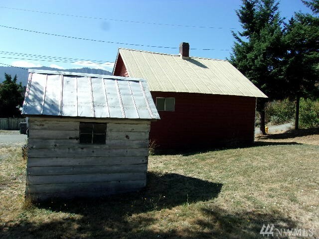 Property Photo:  503 E 4th St  WA 98922 