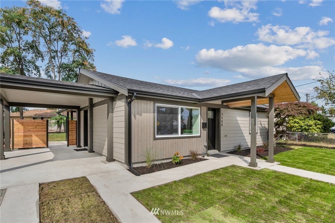 Property Photo: 3508 NE 10th Street WA 98056