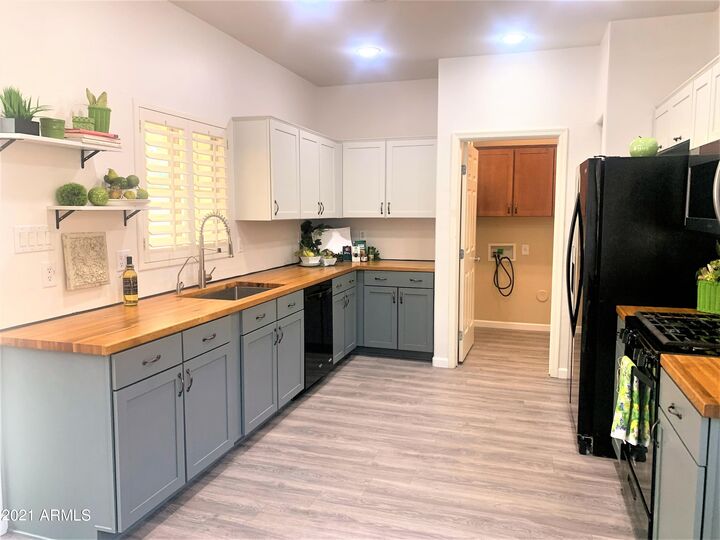 Property Photo:  15354 W Dreyfus Street  AZ 85379 