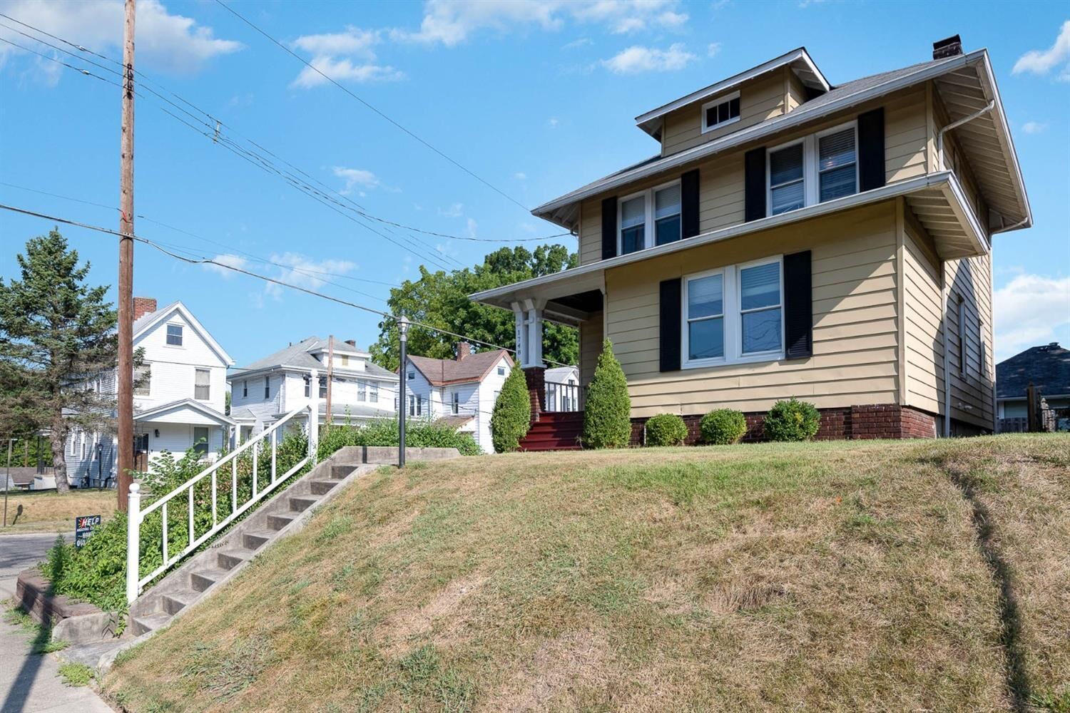 Property Photo:  1748 Weyer Ave  OH 45212 