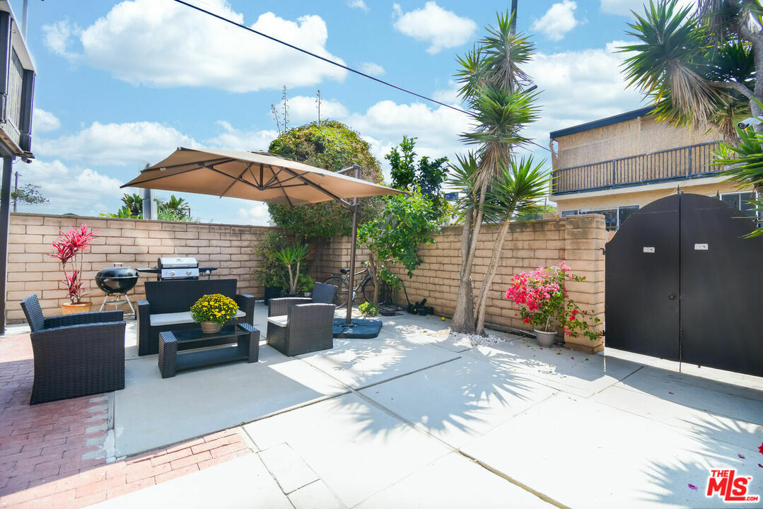 Property Photo:  41   29th Ave 1  CA 90291 