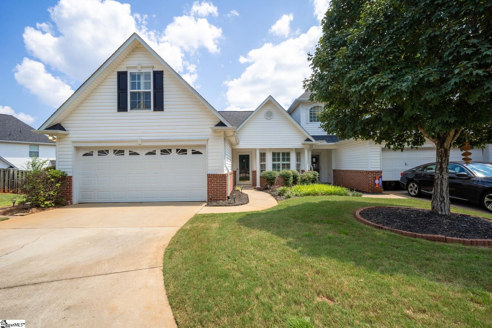 Property Photo: 610 Glassyrock Court SC 29650