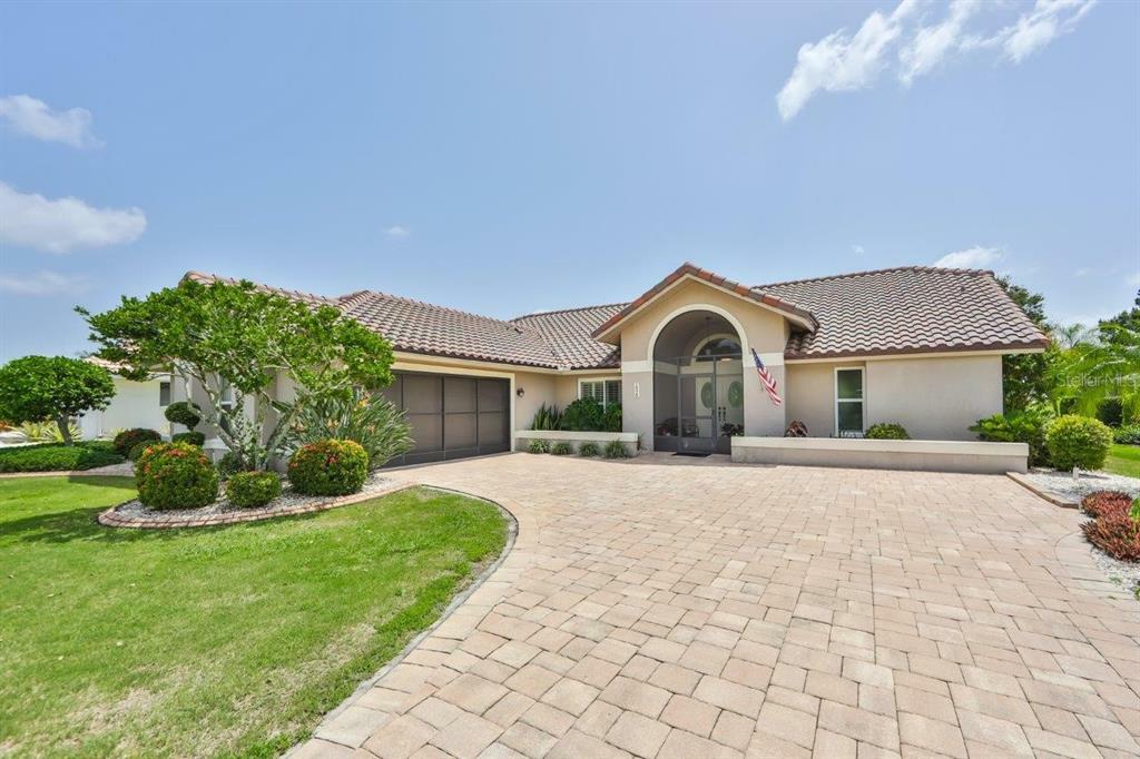 Property Photo:  1928 New Bedford Drive  FL 33573 