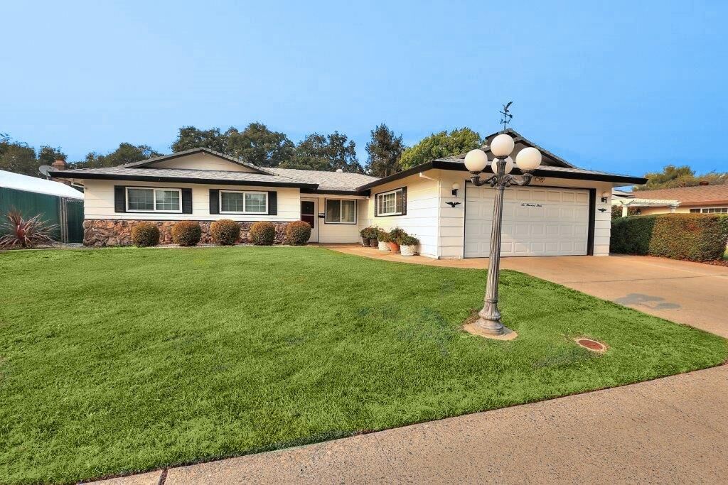 Property Photo: 603 Falcon Way CA 95661