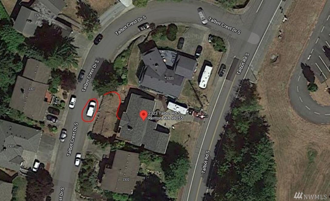 Property Photo: 2323 Talbot Rd S WA 98055