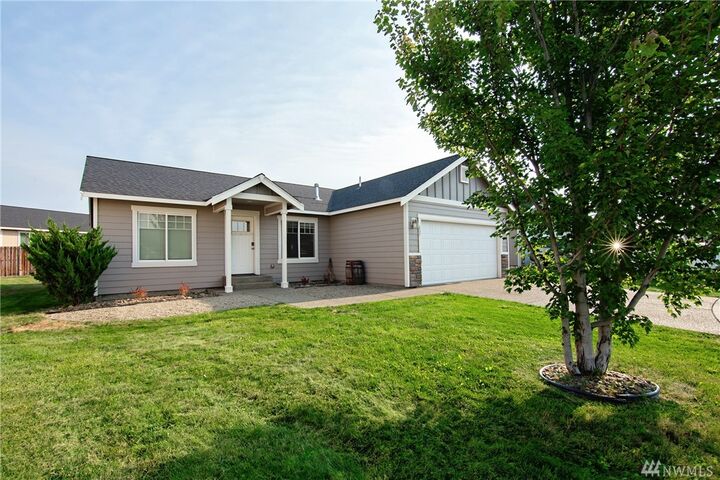 Property Photo:  207 W Maci Ct  WA 98926