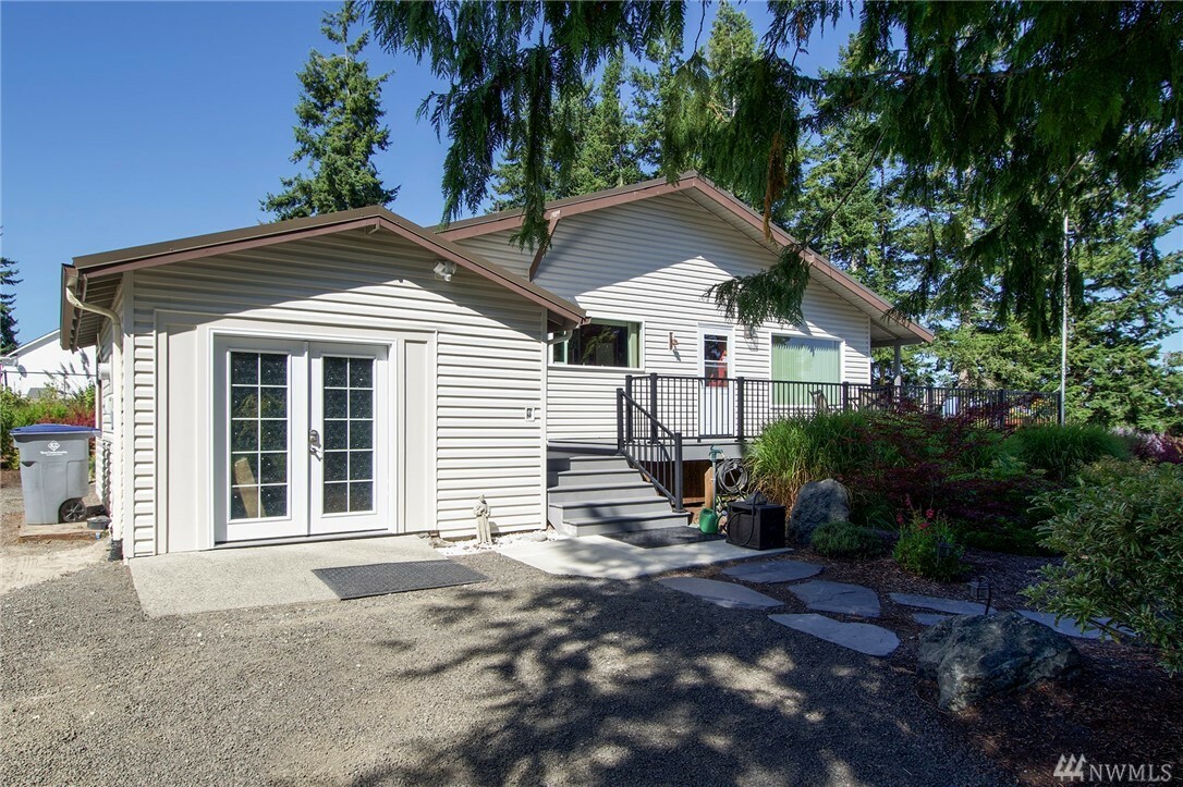 Property Photo:  101 West St  WA 98382 