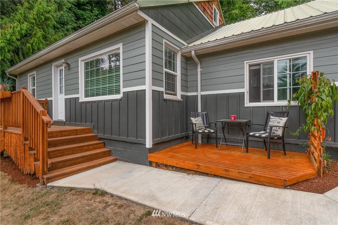 Property Photo: 732 Coal Creek Road WA 98632