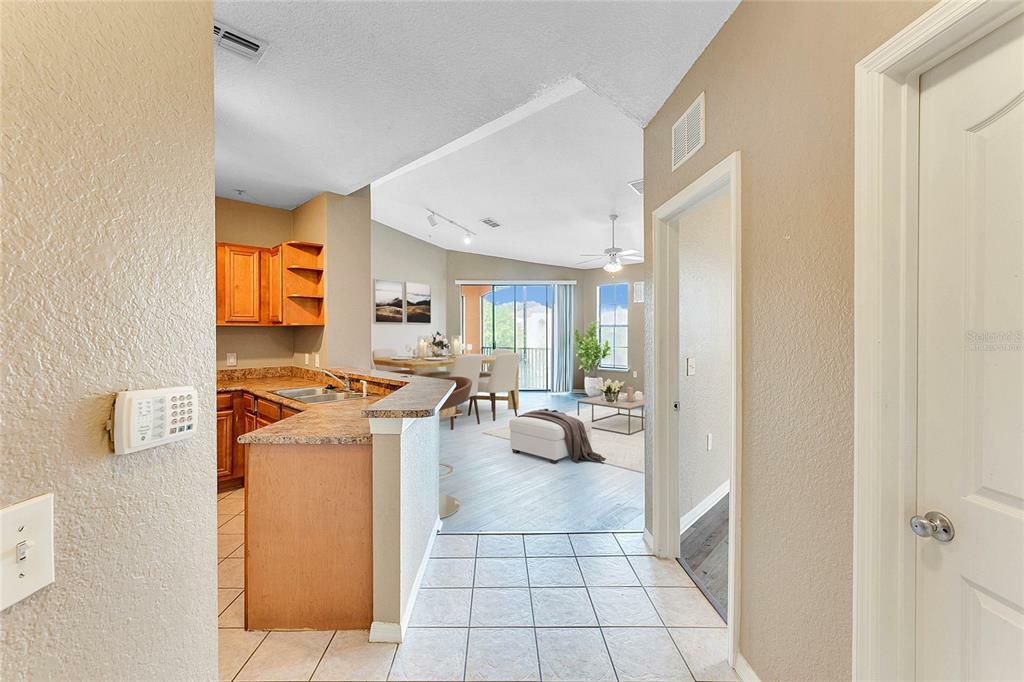 Property Photo:  6149 Metrowest Boulevard 307  FL 32835 