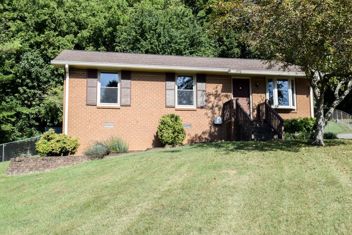 109 Oakwood Ct  Hendersonville TN 37075 photo