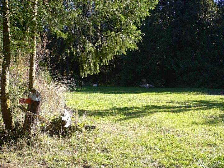 314 Merry Rd  Nordland WA 98358 photo