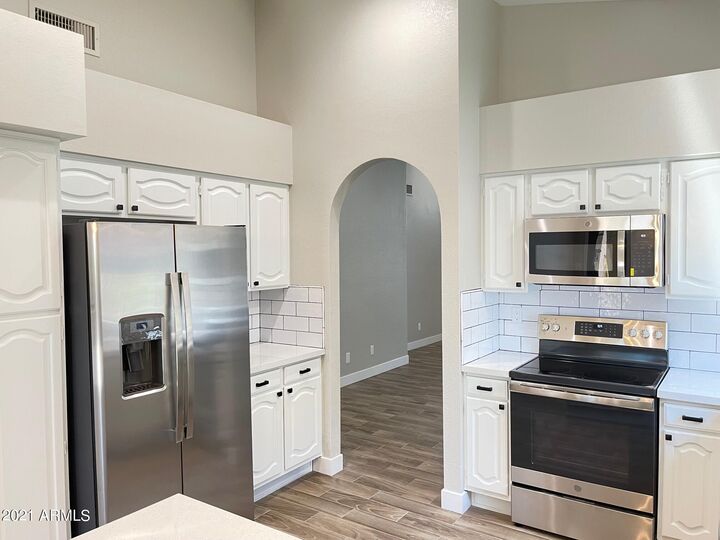 Property Photo: 15440 N 50th Street AZ 85254