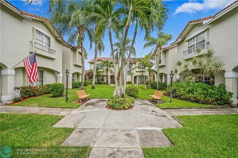 Property Photo: 509 NW 109th Ave FL 33026