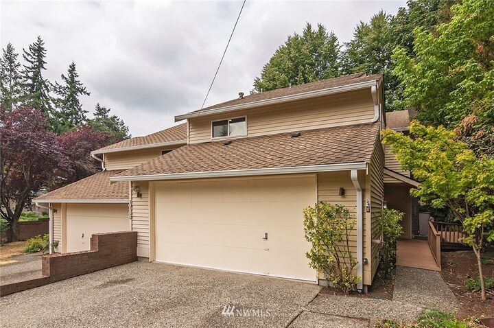 Property Photo:  10406 NE 17th Street  WA 98004 