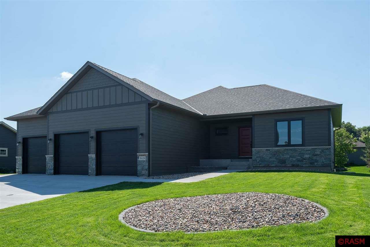 Property Photo:  1929 Lexington Lane  MN 56003 