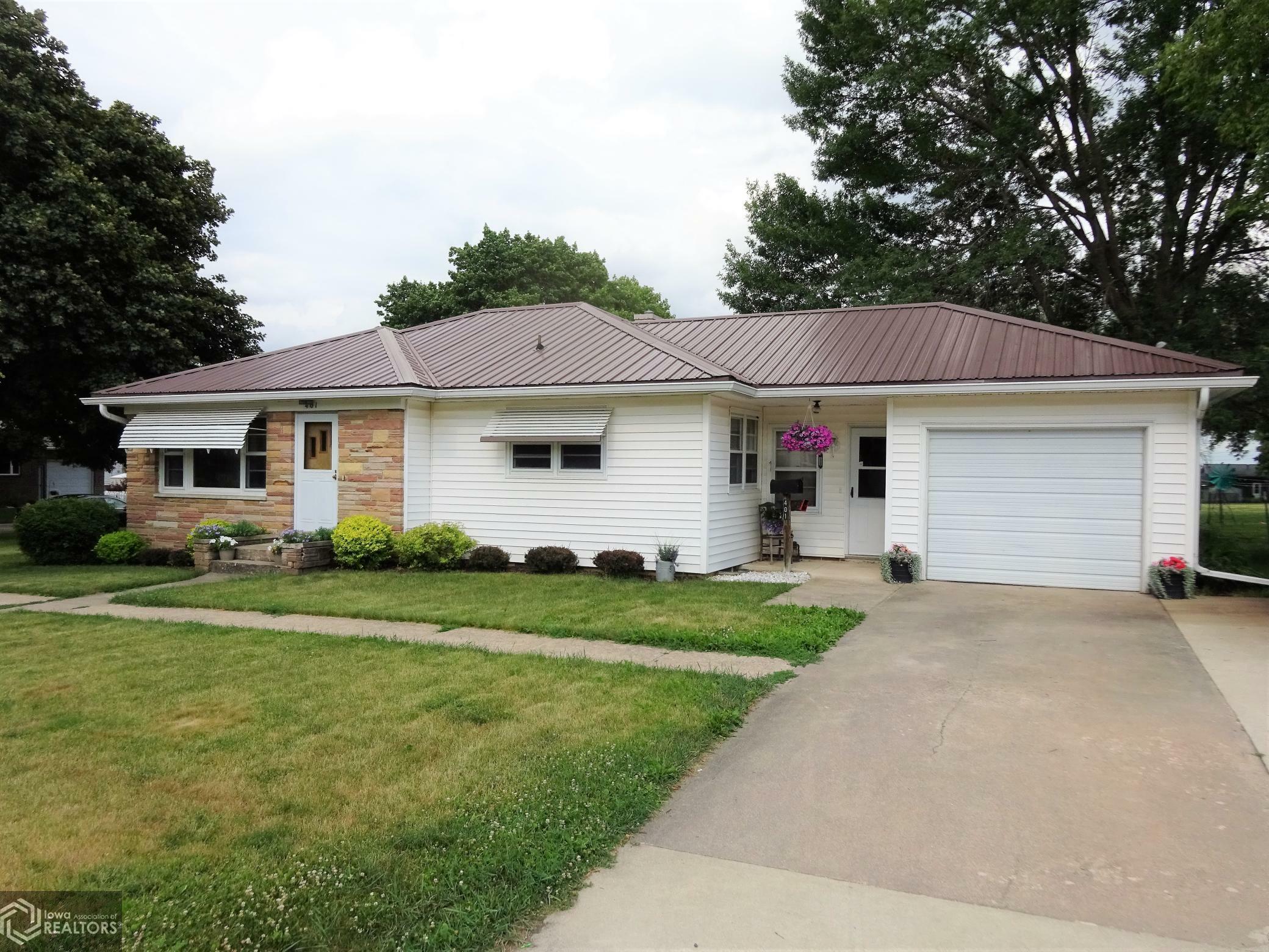 Property Photo:  401 Butler Street  IA 50601 