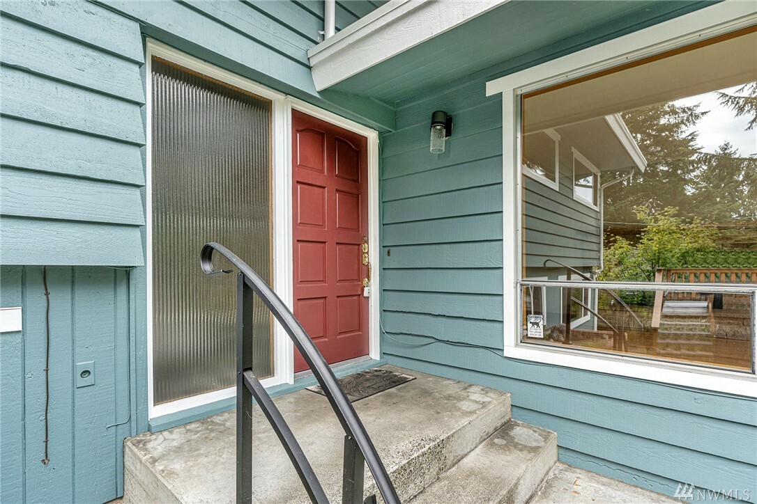 Property Photo:  1209 NE 188th St  WA 98155 