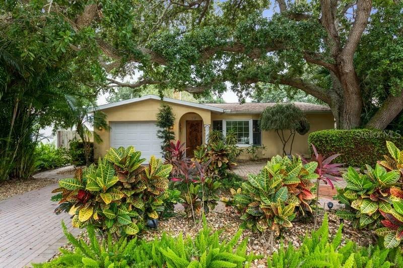 Property Photo:  239 Sovrano Road  FL 34285 