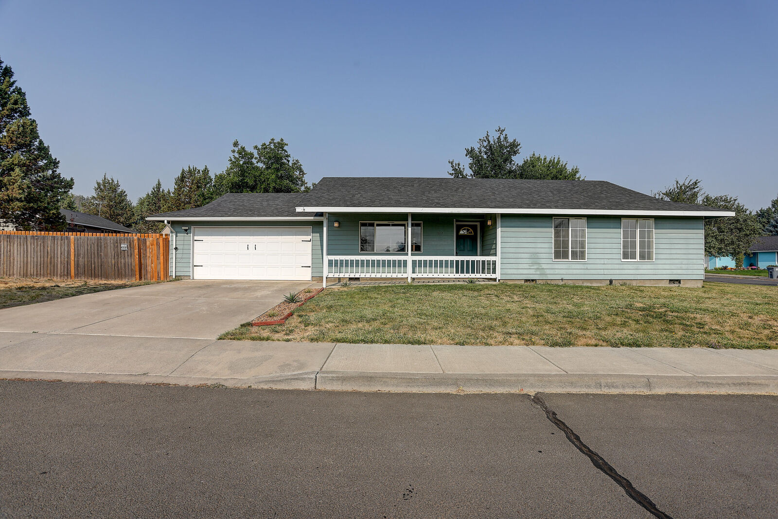 Property Photo:  1112 SW Kenwood Drive  OR 97741 