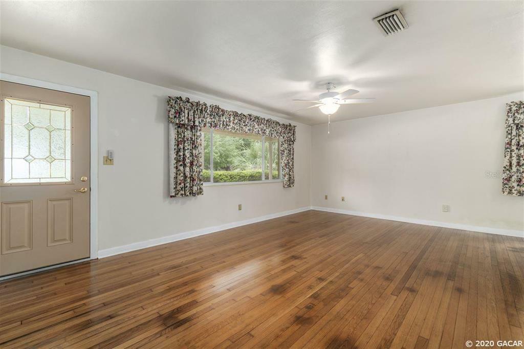 Property Photo:  3905 SW 2nd Avenue  FL 32607 