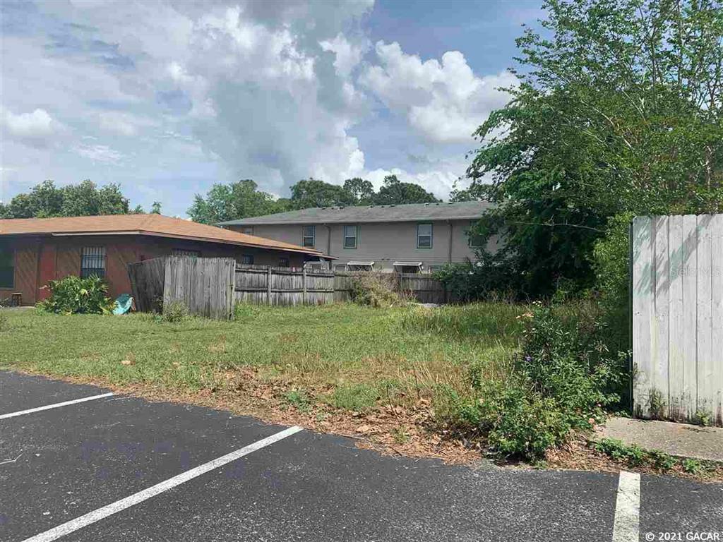 Property Photo: 3217 SW 25 Drive FL 32606