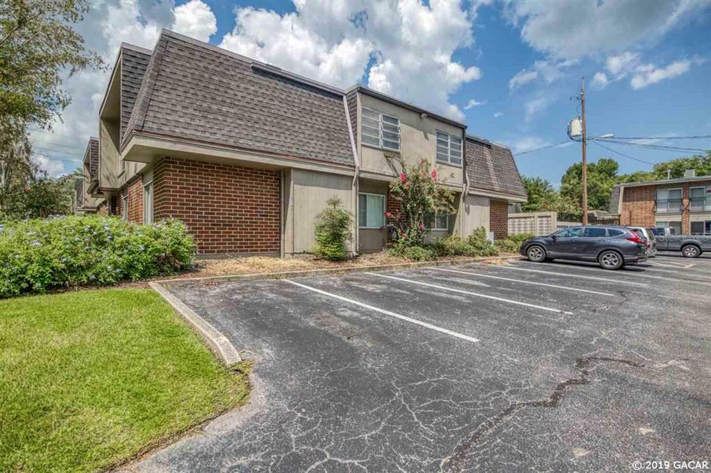 Property Photo:  1700 SW 16th Court H-23  FL 32608 