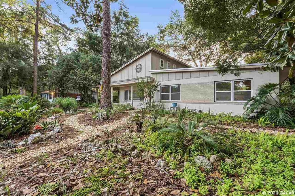 Property Photo:  1414 NE 13th Street  FL 32601 