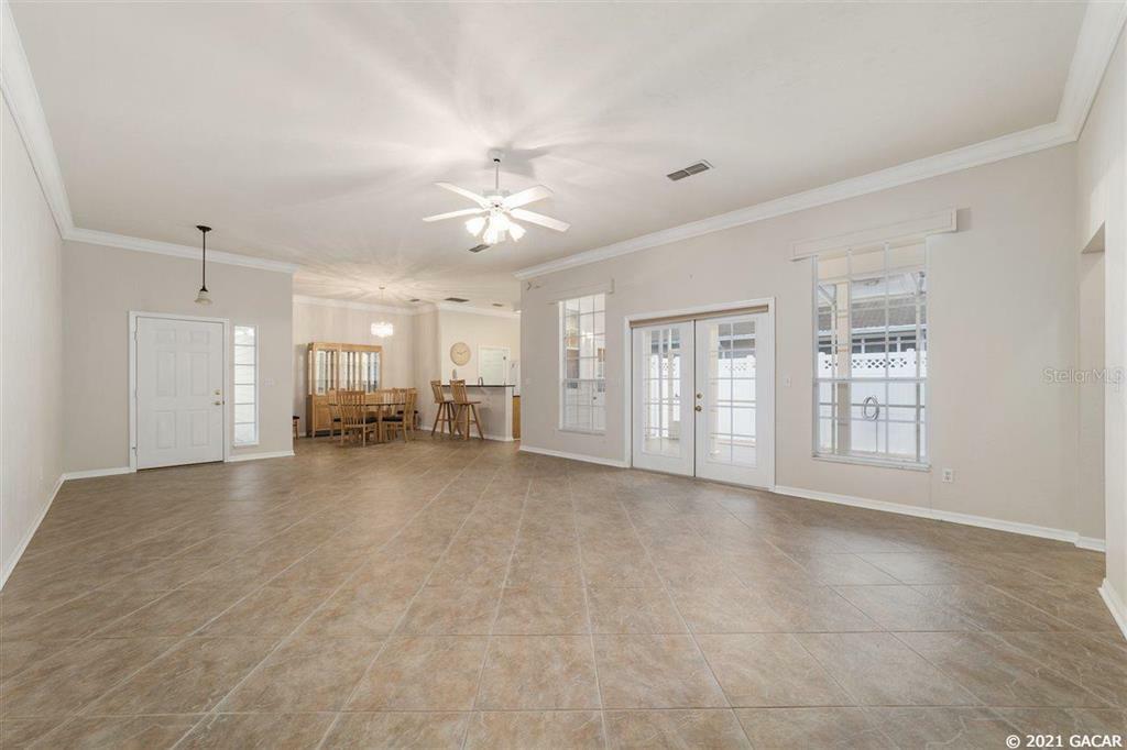 Property Photo:  105 NW 48th Boulevard  FL 32607 