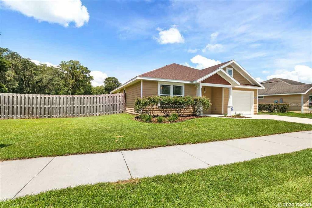 Property Photo:  15402 NW 136th Terrace  FL 32615 