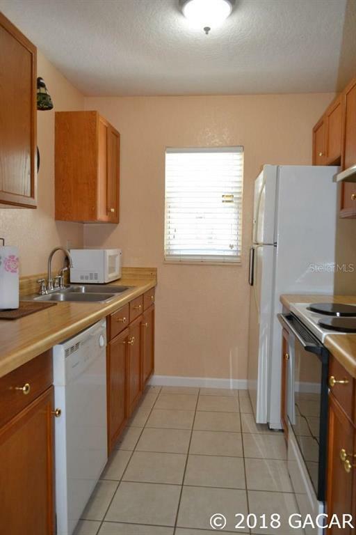 Property Photo:  3935 SW 26th Terrace  FL 32608 