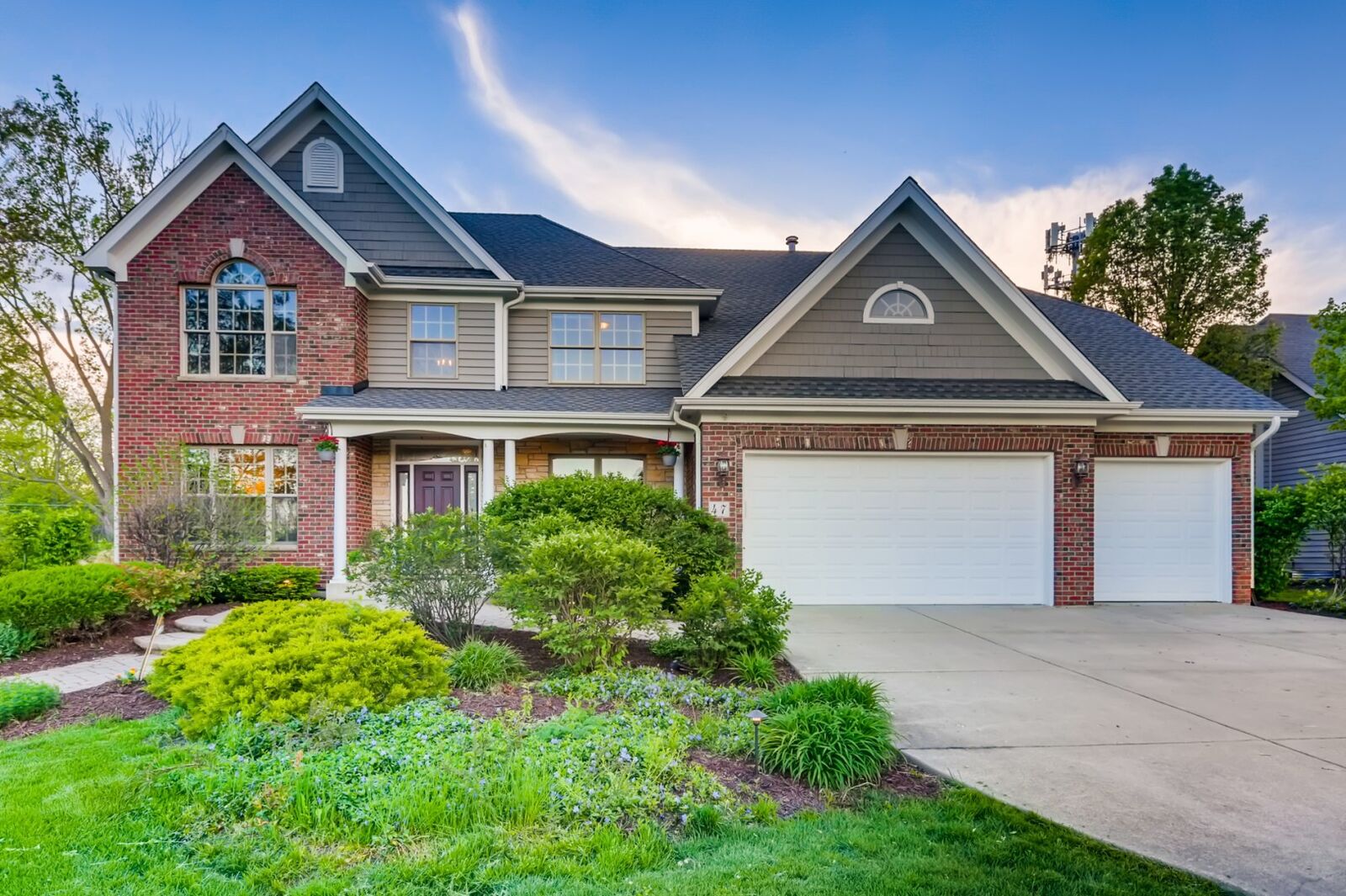 Property Photo:  47 Mitchell Circle  IL 60189 