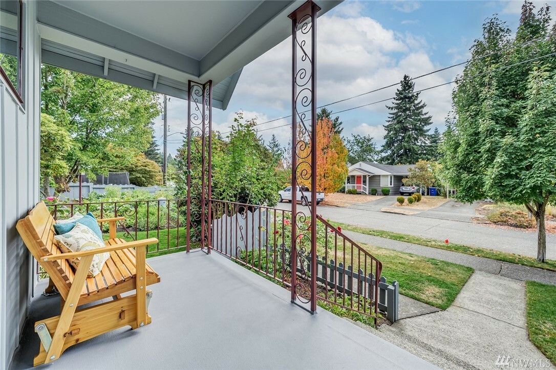 Property Photo:  2306 NE 73rd St  WA 98115 