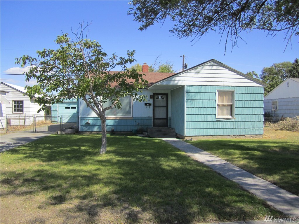 Property Photo: 12 NE H St WA 98823