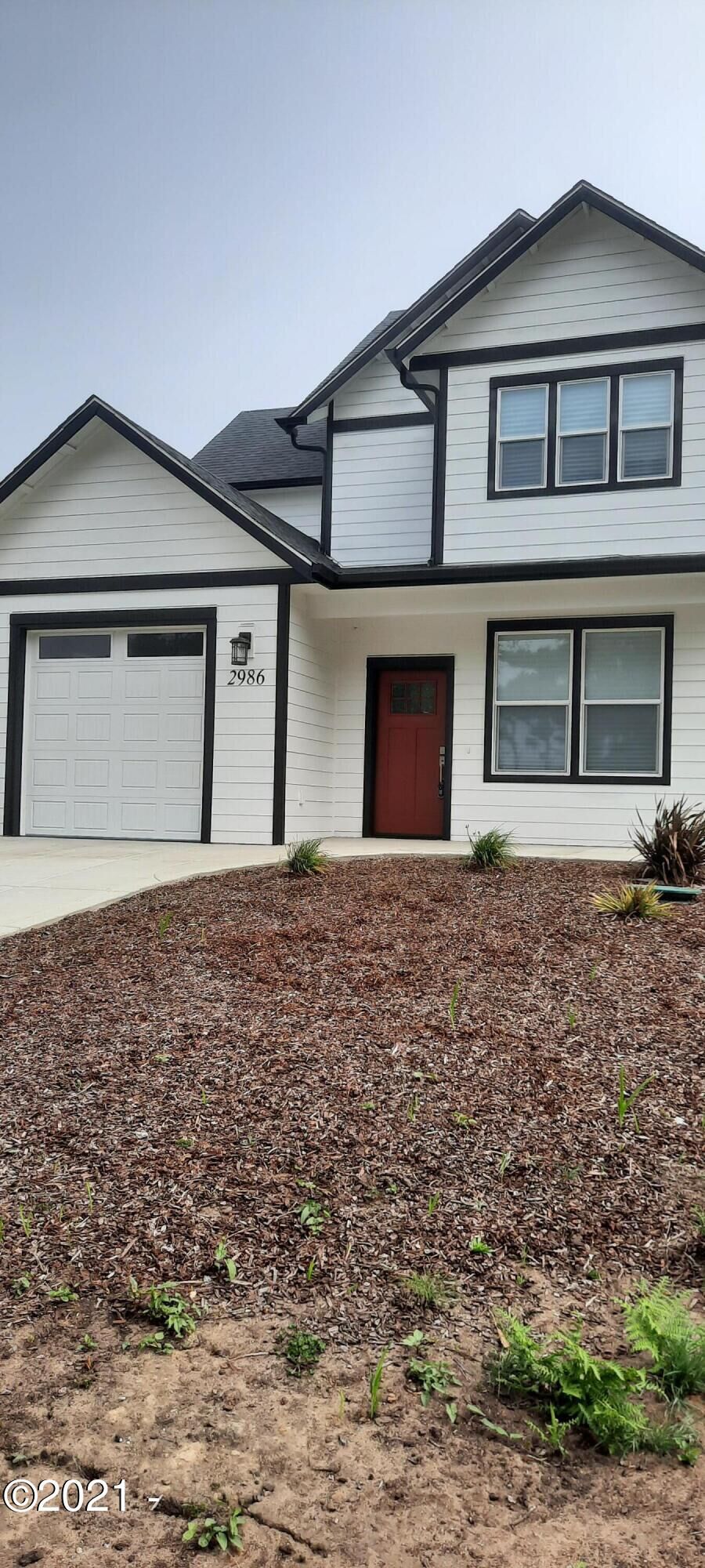 Property Photo: 2986 NW Lee Avenue OR 97367