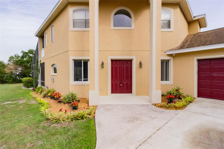 Property Photo:  2502 Roslyn Lane  FL 33812 