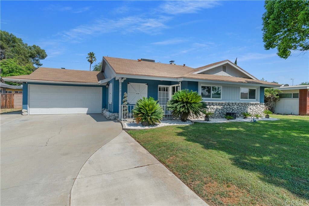 Property Photo:  5281 Greenbrier Drive  CA 92504 