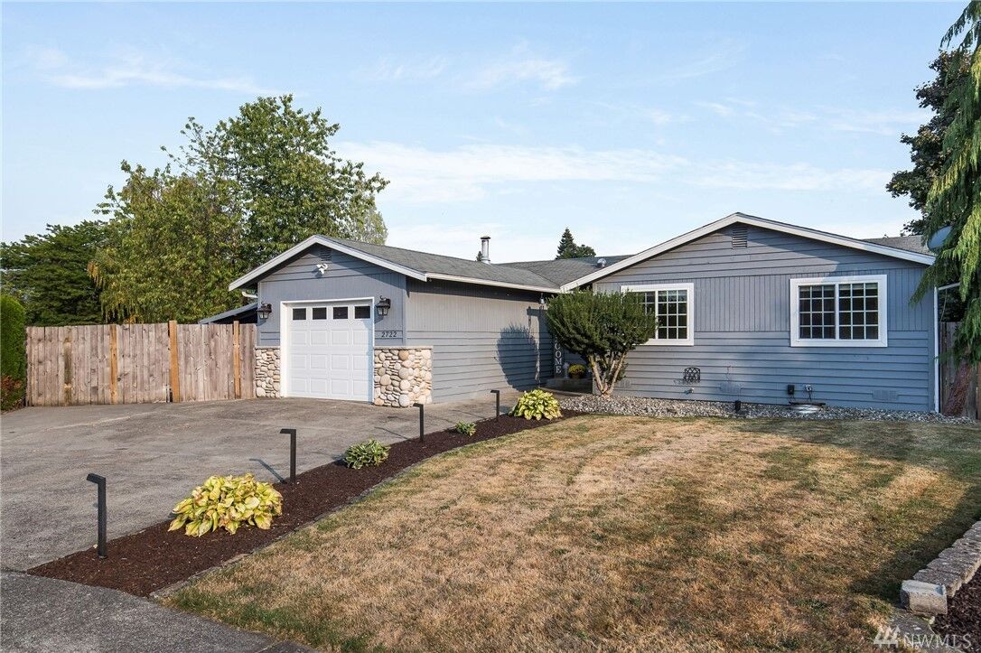 Property Photo:  2722 Green River Ct  WA 98022 