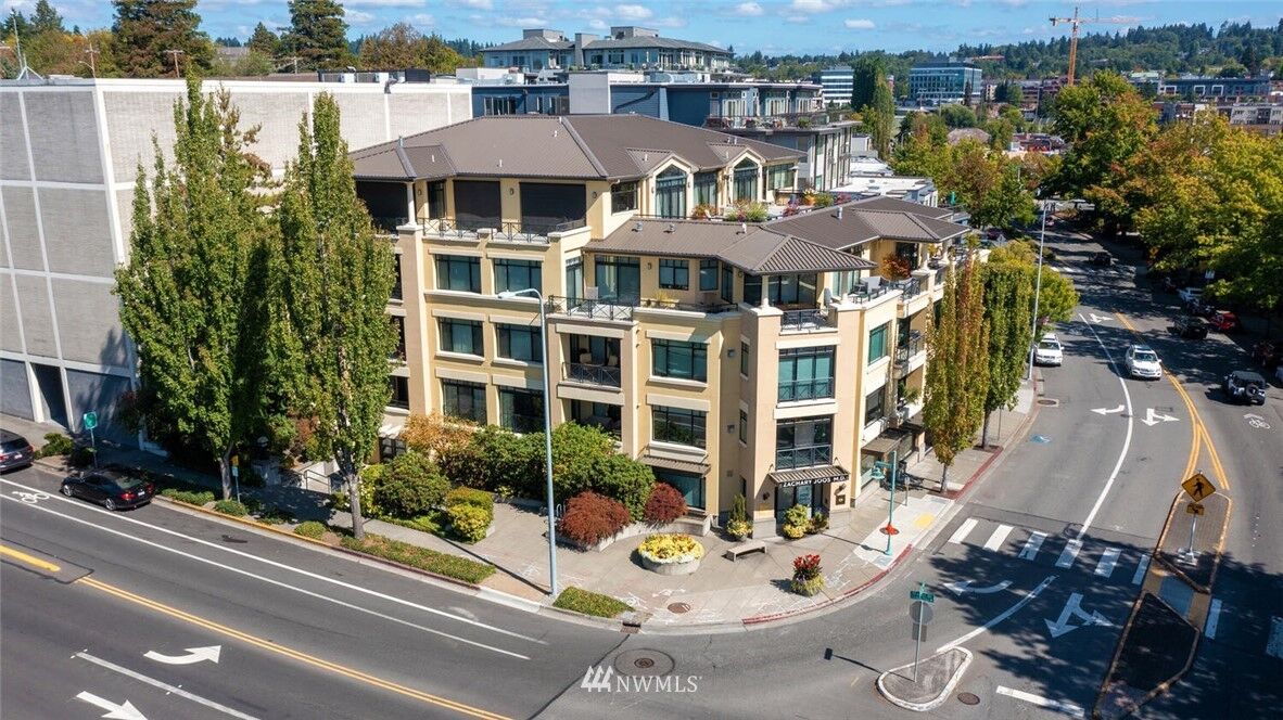 Property Photo: 210 Market Street 301 WA 98033