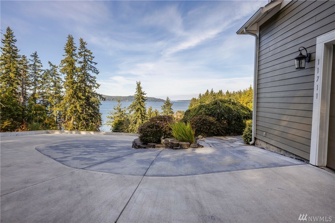 Property Photo:  11711 Seabeck Hwy NW  WA 98380 