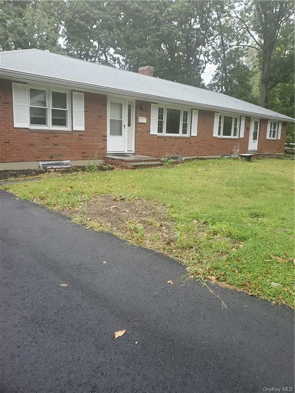 Property Photo:  349 S Middletown Road Right Side  NY 10954 