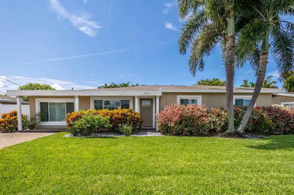 Property Photo:  7964 Causeway Boulevard N  FL 33707 