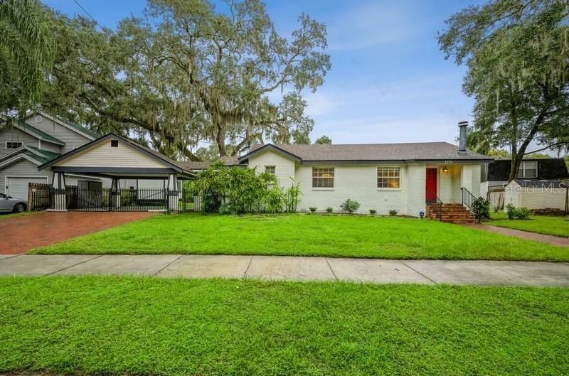 Property Photo:  1432 E Park Circle  FL 33604 