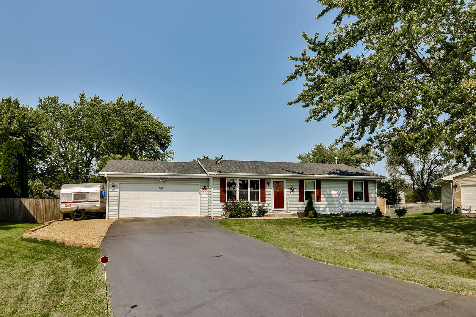Property Photo: 35 Thicket Lane IL 61080