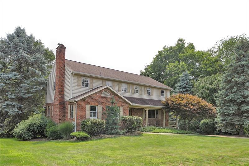 Property Photo:  104 Crabtree Dr  PA 15108 