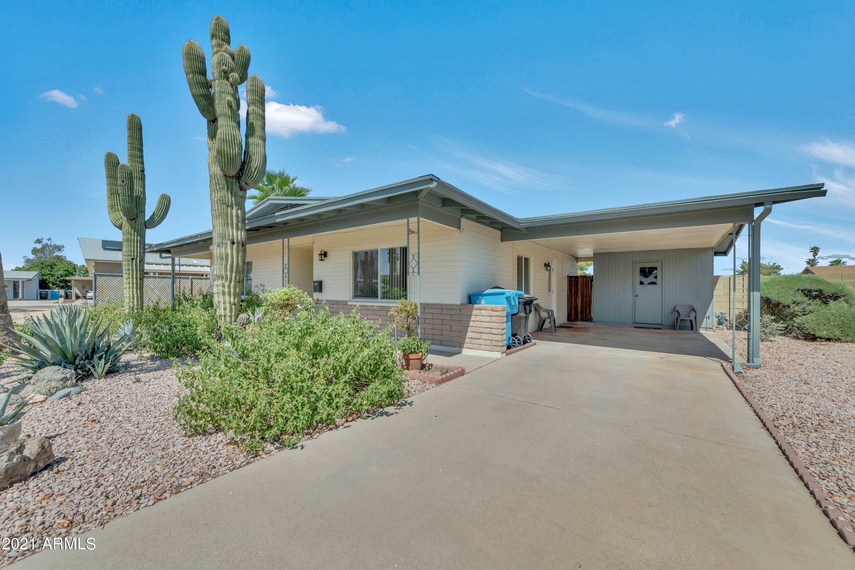 Property Photo:  2306 E Betty Elyse Lane  AZ 85022 