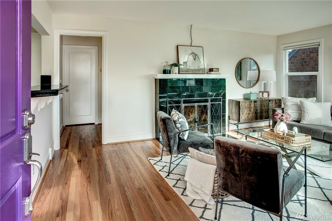 Property Photo: 4107 Fauntleroy Wy SW WA 98126